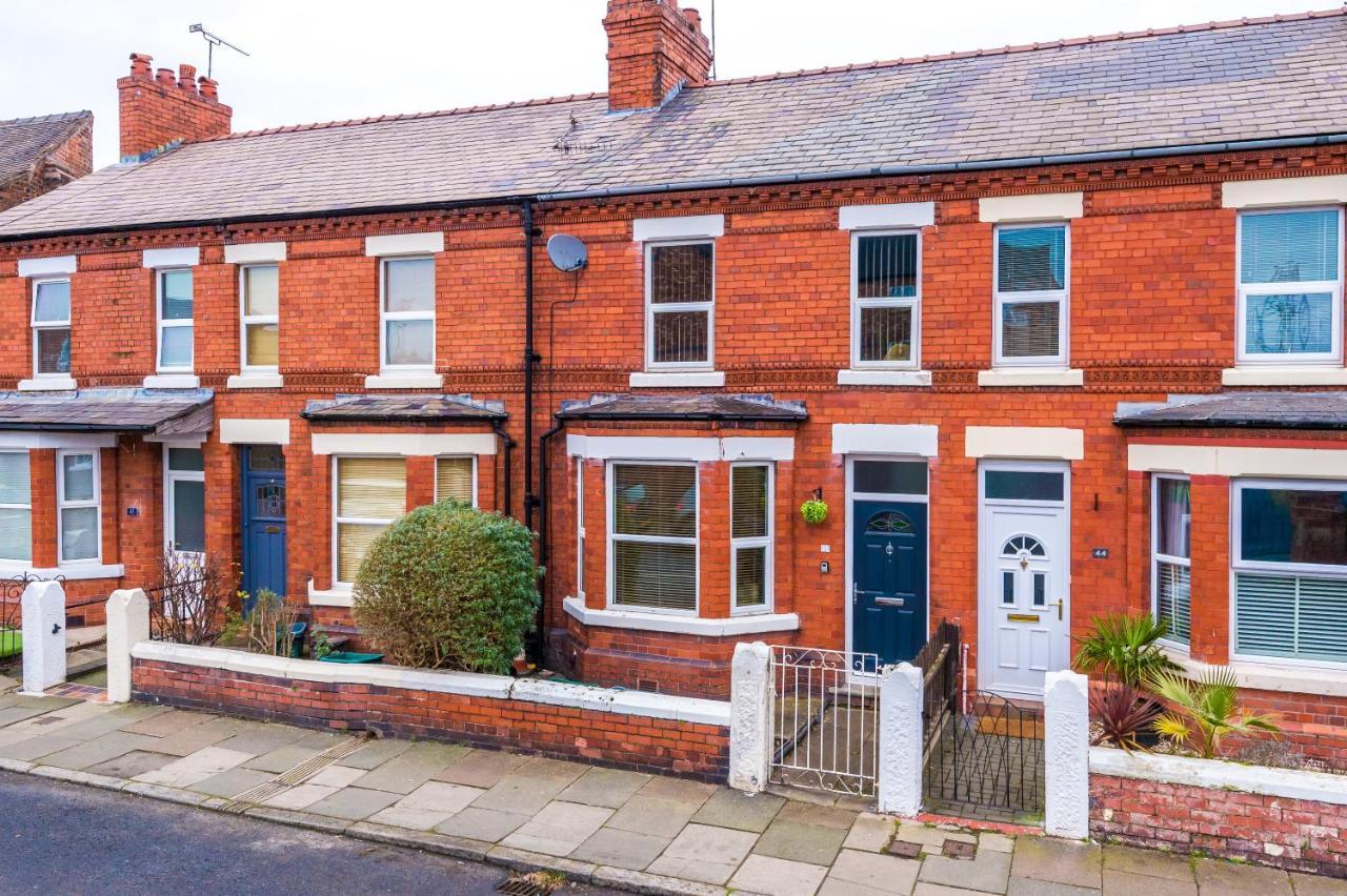 Spacious Modern Chester Home - Great Location ภายนอก รูปภาพ