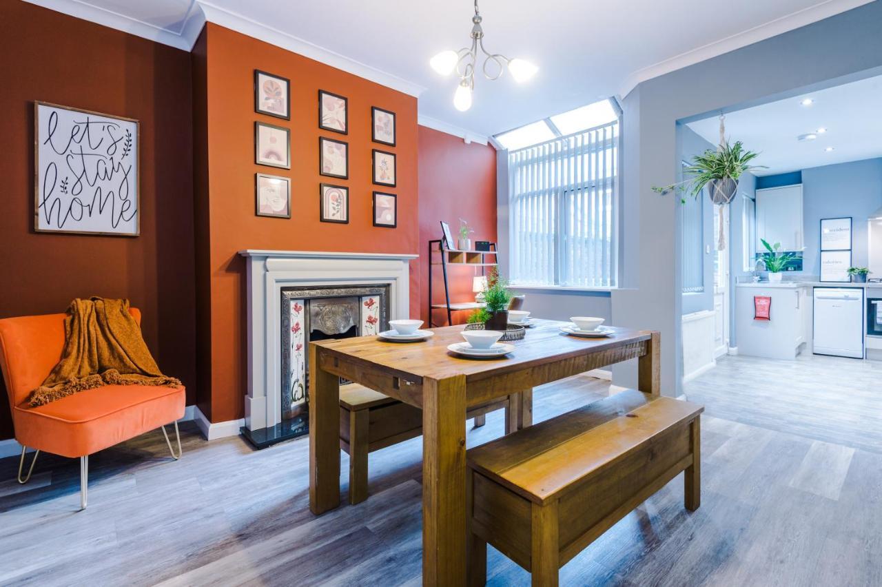 Spacious Modern Chester Home - Great Location ภายนอก รูปภาพ