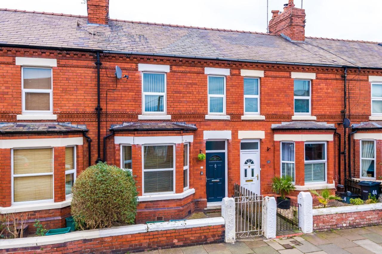 Spacious Modern Chester Home - Great Location ภายนอก รูปภาพ
